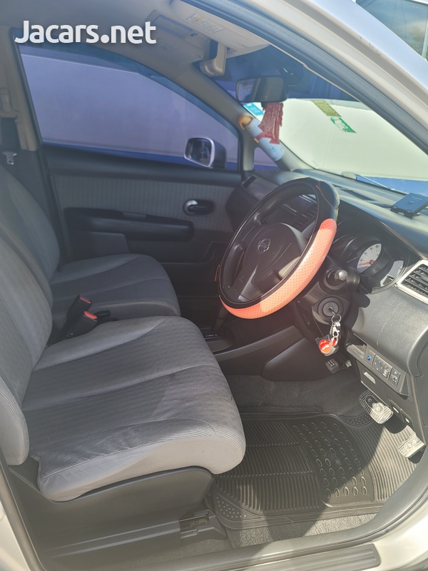 Nissan Tiida 1,5L 2010-4