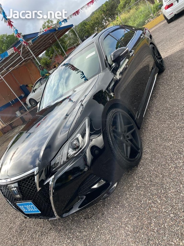 Toyota Crown 2,5L 2016-3