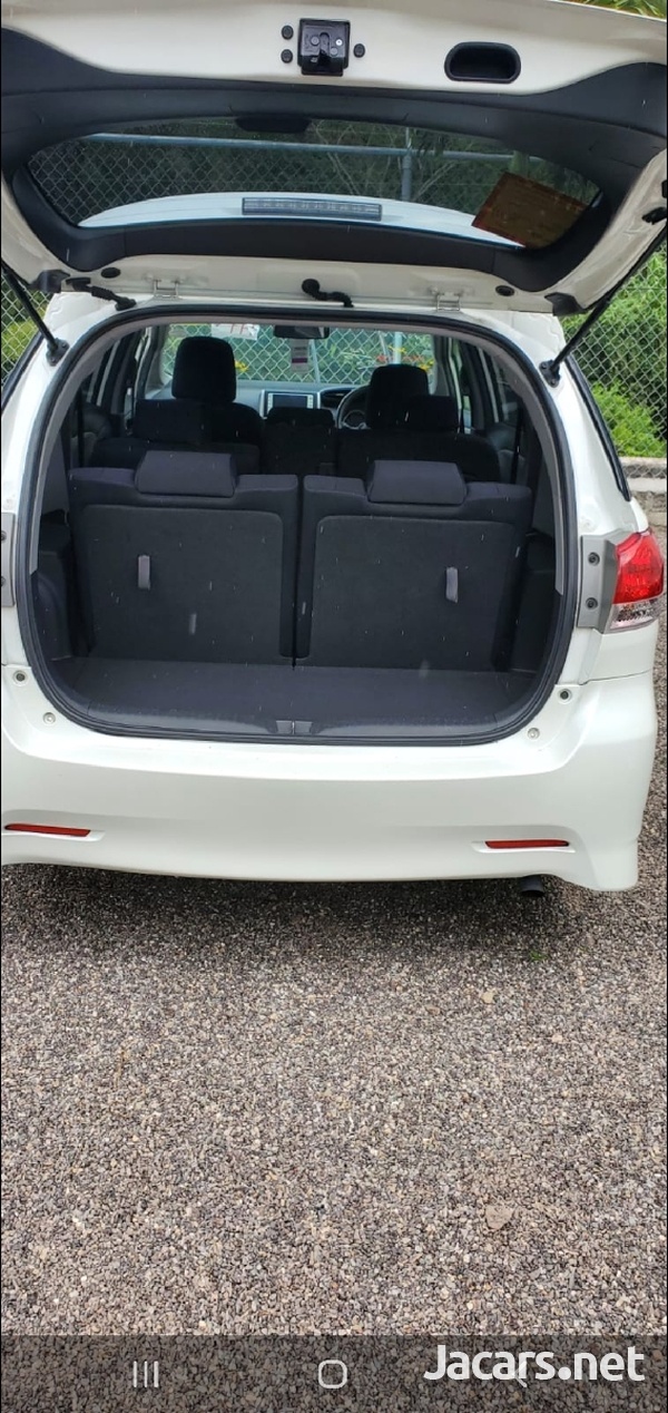 Toyota Wish 1,8L 2012-3