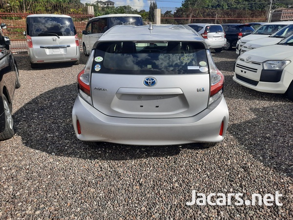Toyota Aqua 1,5L 2017-4