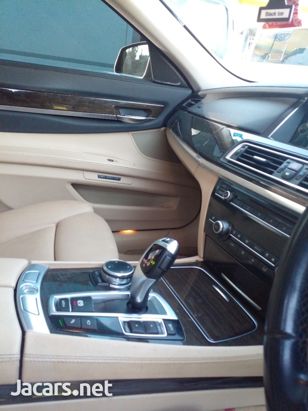 BMW 7-Series 3,0L 2015-15