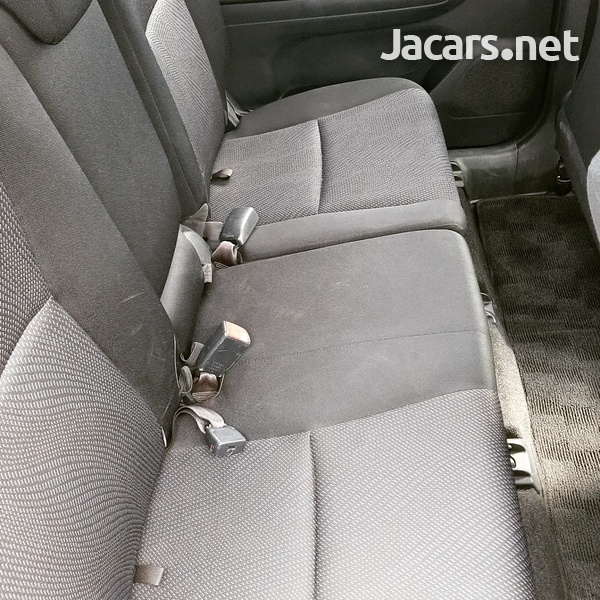 Toyota Wish 1,8L 2013-6