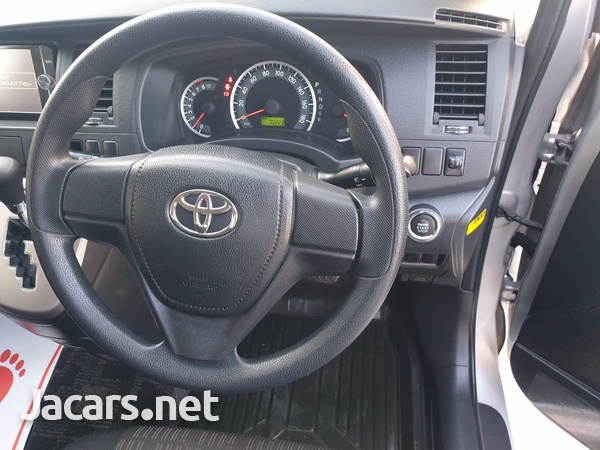 Toyota Isis 1,8L 2013-5