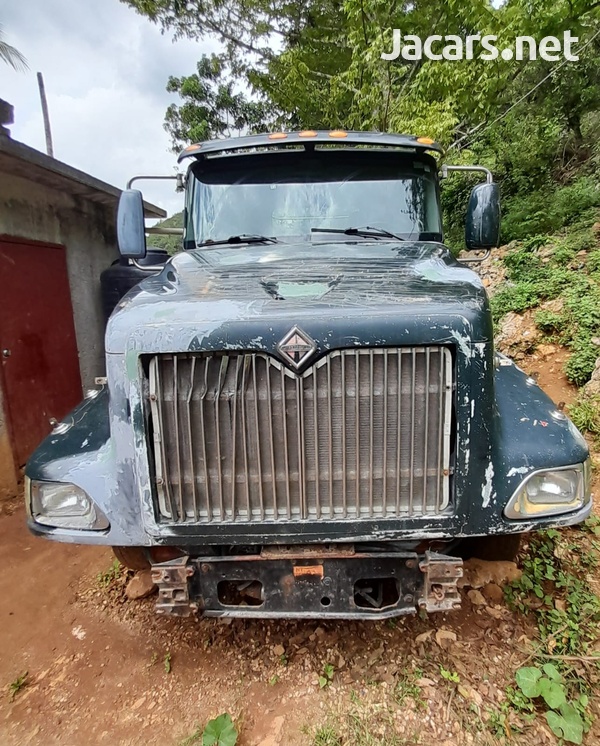 2005 International 9200 Truck-1