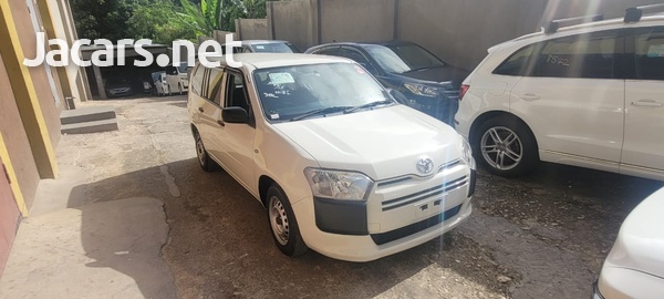 Toyota Probox 1,5L 2016-3