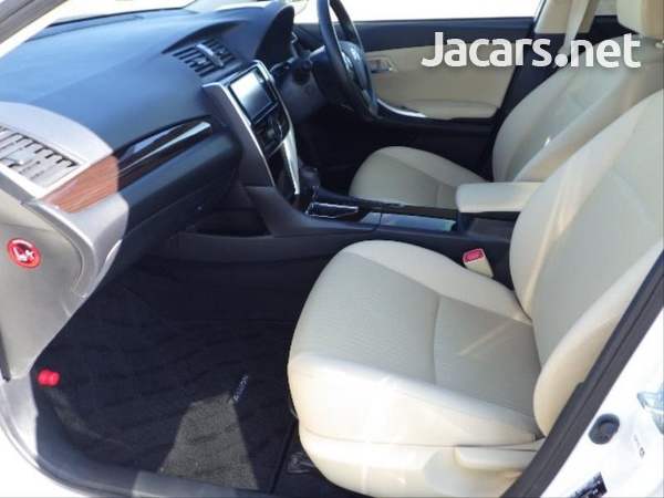 Toyota Allion 2,0L 2019-10