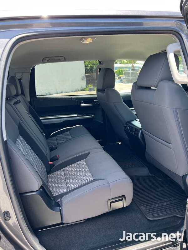 Toyota Tundra 5,7L 2018-8