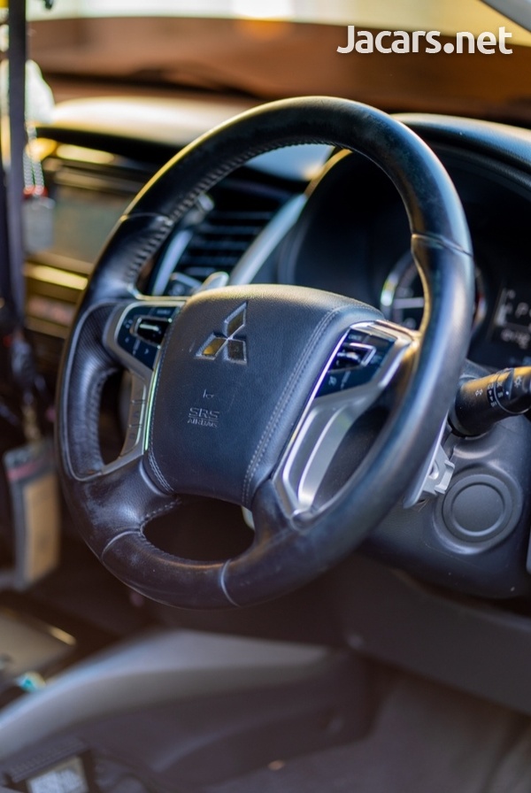 Mitsubishi L200 2,4L 2018-4