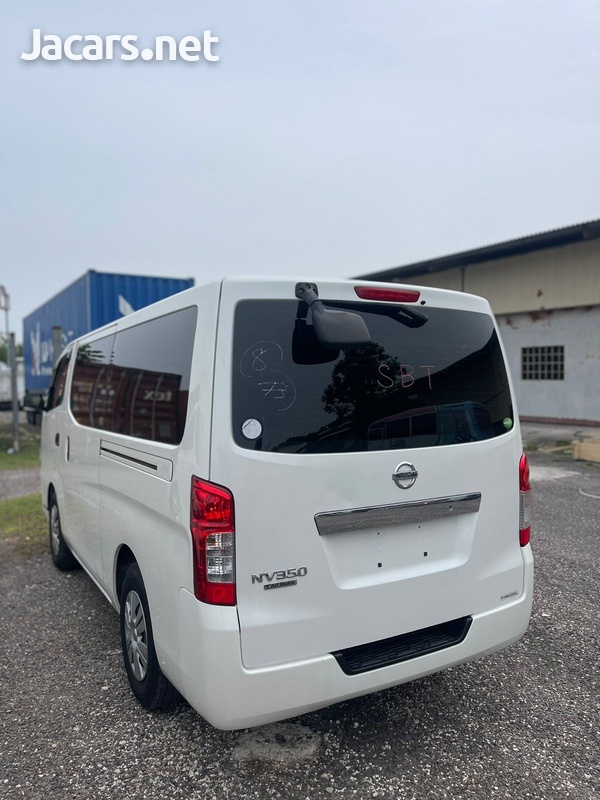 Nissan Caravan 2,5L 2014-4