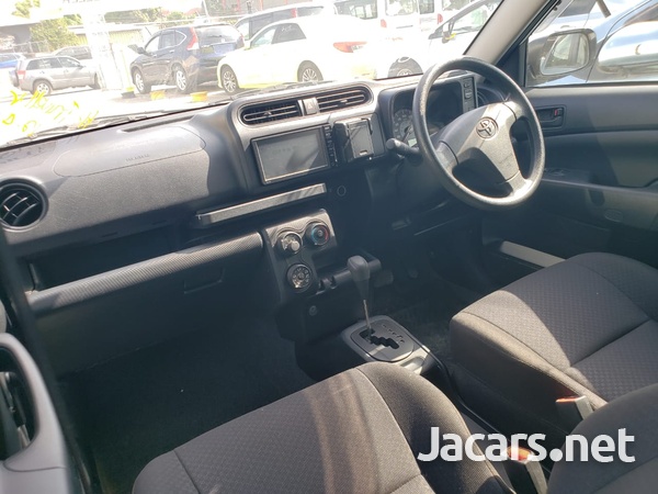 Toyota Probox 1,5L 2016-4