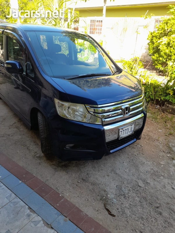 Honda Stepwgn 2,0L 2010-4