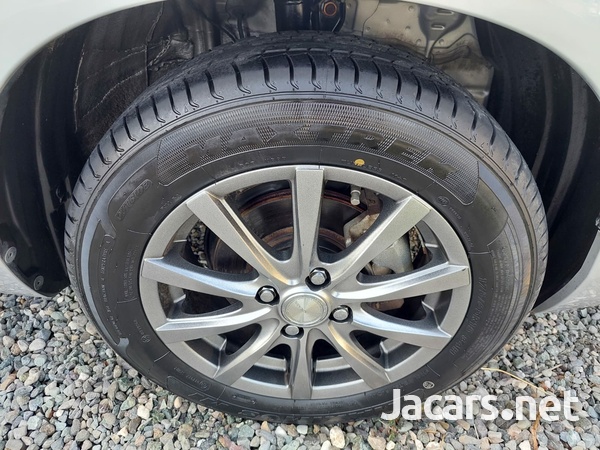 Toyota Probox 1,5L 2017-9