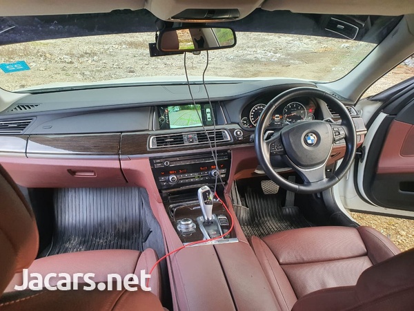 BMW 7-Series 2,0L 2013-10