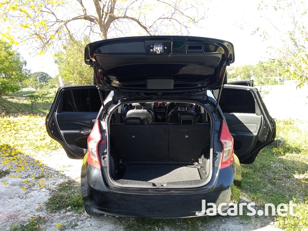 Nissan Versa 1,3L 2013-9