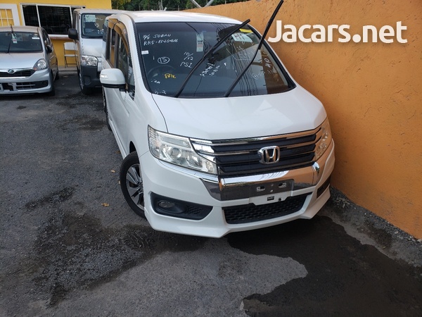 Honda Stepwgn Spada 2,0L 2013-3