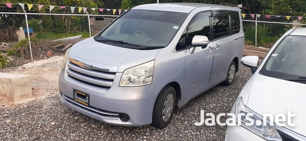 Toyota Noah 2,0L 2011-2