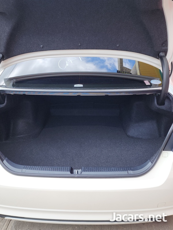 Toyota Mark X 2,5L 2016-14