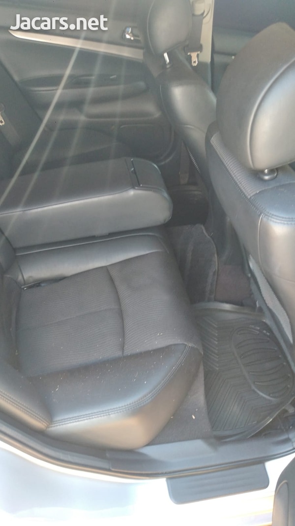 Nissan Skyline 3,5L 2013-3