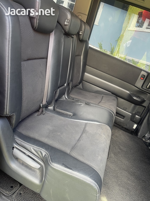 Honda Stepwgn Spada 2,0L 2013-9