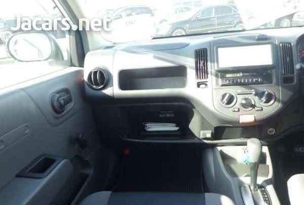 Nissan AD Wagon 1,5L 2016-7