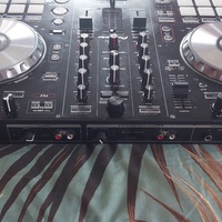 Pioneer ddj SR dj controller. Pioneer ddj SR dj controller.