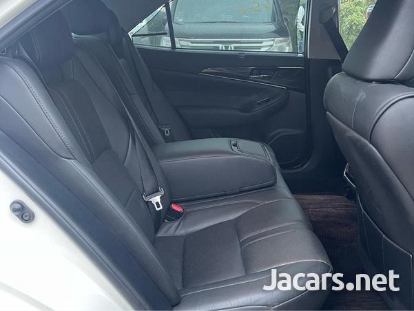Toyota Crown 2,5L 2014-7