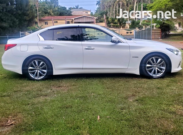 Nissan Skyline 3,5L 2015-4