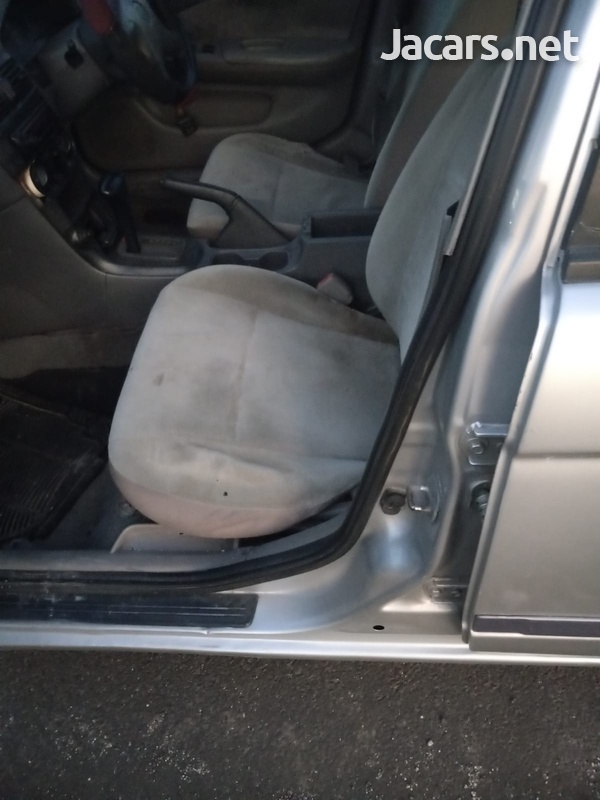 Nissan Sunny 1,6L 2001-8