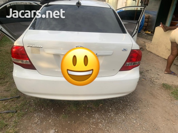 Toyota Axio 1,5L 2010-6