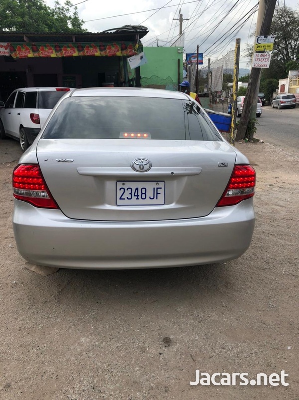 Toyota Axio 1,5L 2010-3