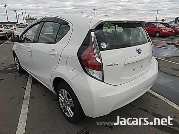 Toyota Aqua 1,5L 2017-6
