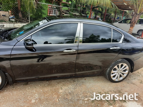 Honda Accord 2,0L 2015-6