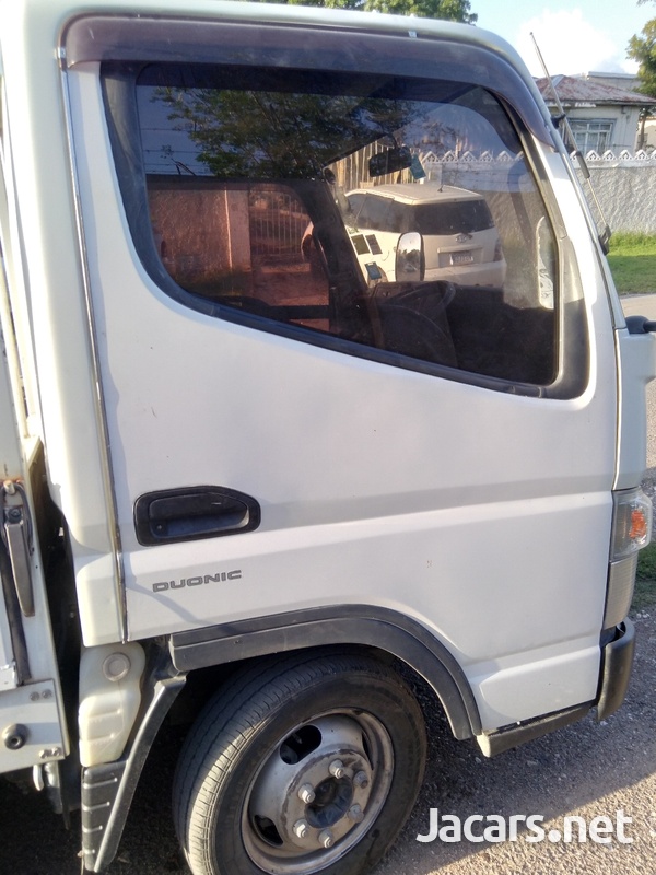 2014 Mitsubishi Fuso Canter-11