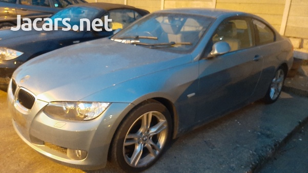 BMW 320i coupe e92 for spares 209-2