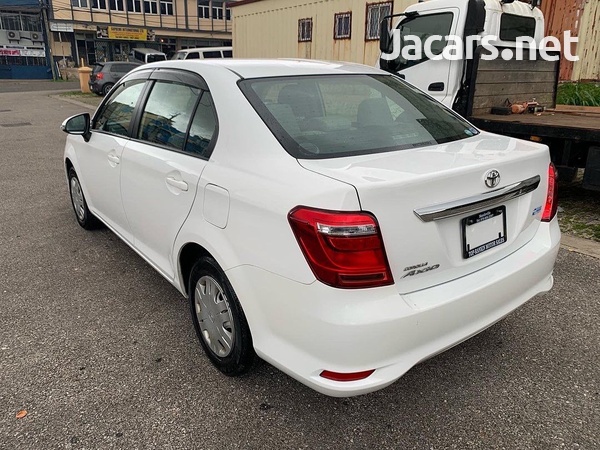 Toyota Axio 1,5L 2016-7