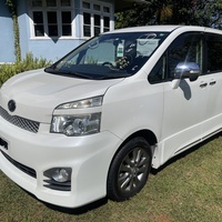 Toyota Voxy 2,0L 2013 Toyota Voxy 2,0L 2013