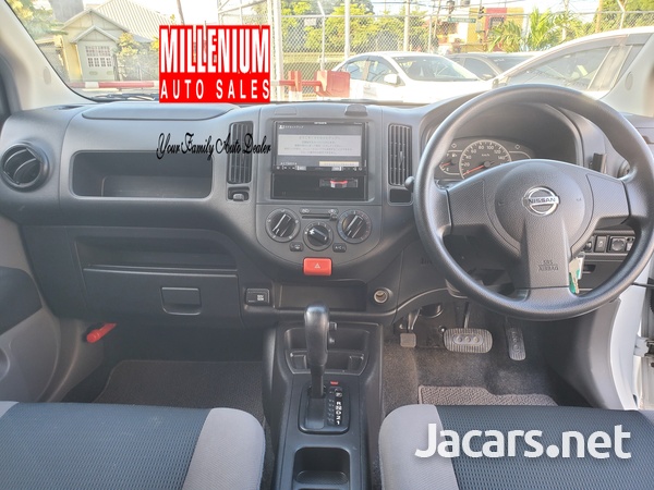 Nissan AD Wagon 1,5L 2017-8