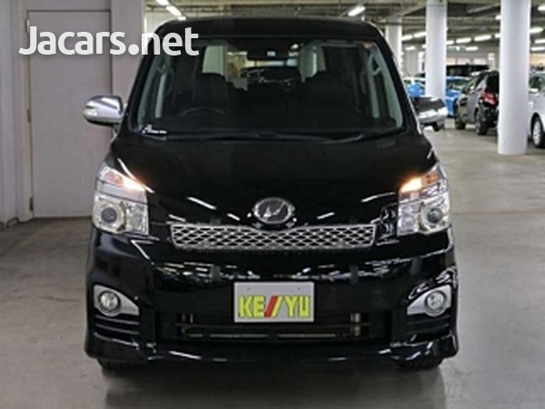 2013 Toyota Voxy-1