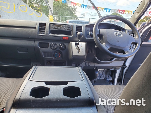 Toyota Hiace 3,0L 2015-6