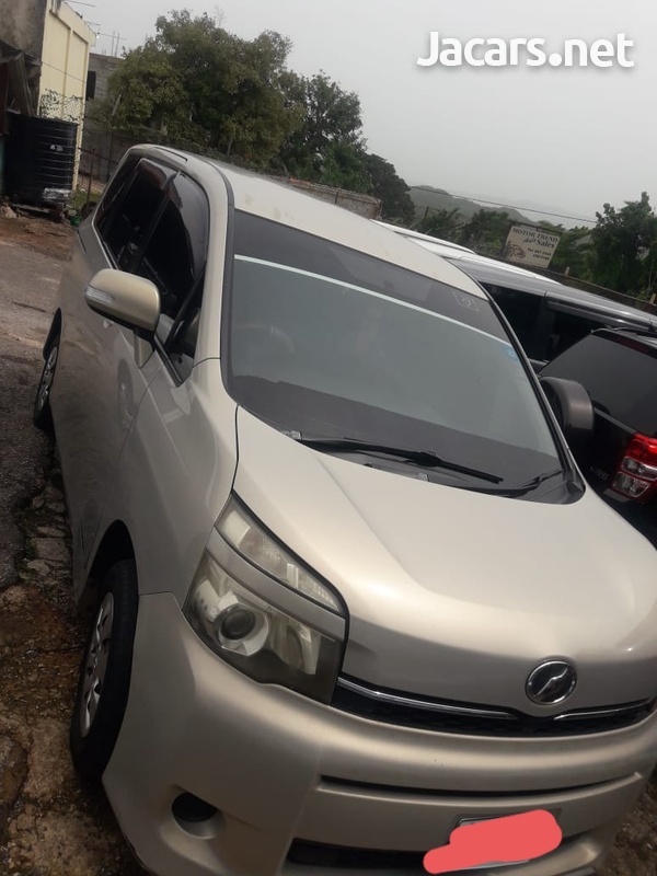 Toyota Voxy 2,0L 2010-3