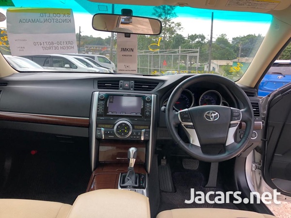 Toyota Mark X 2,5L 2013-11