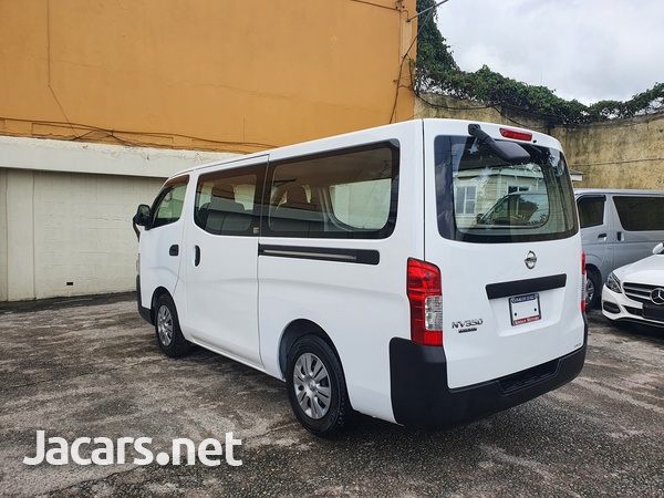 Nissan Caravan 2016-5
