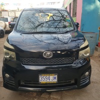 Toyota Voxy 2,0L 2010 Toyota Voxy 2,0L 2010