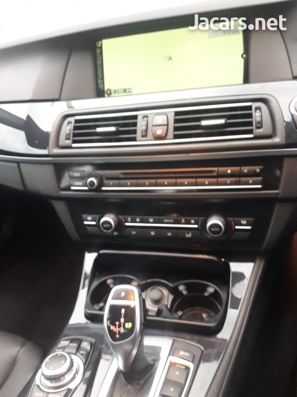 BMW 5-Series 3,7L 2013-11