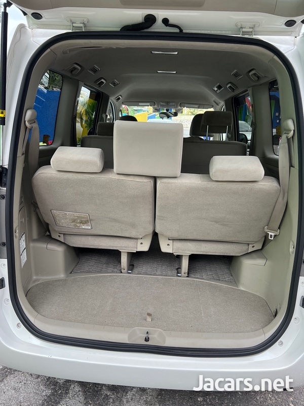 Toyota Noah 2,0L 2011-7