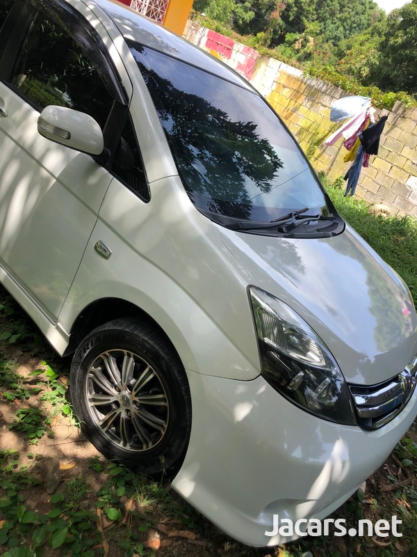 Toyota Isis 1,8L 2013-2
