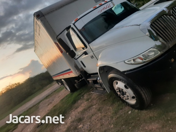 2003 International box truck-8