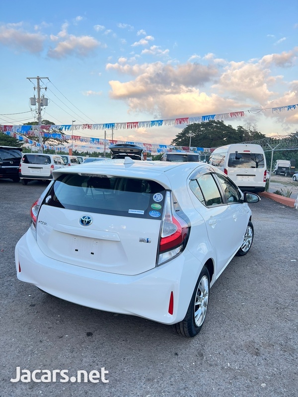 Toyota Aqua 2,5L 2017-5