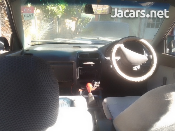 Daihatsu Charade 1,3L 1996-3
