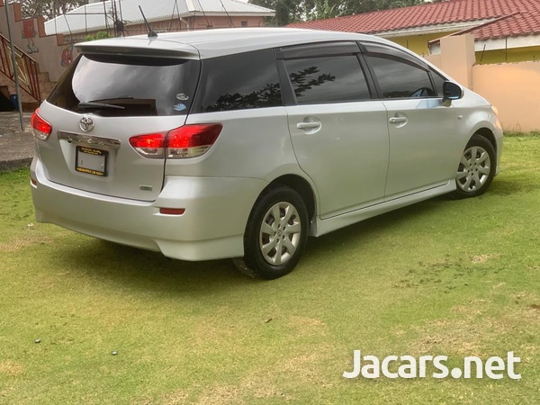 Toyota Wish 1,8L 2012-8